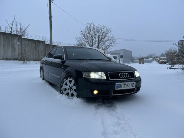 Черный Ауди А4, объемом двигателя 2 л и пробегом 289 тыс. км за 4000 $, фото 1 на Automoto.ua