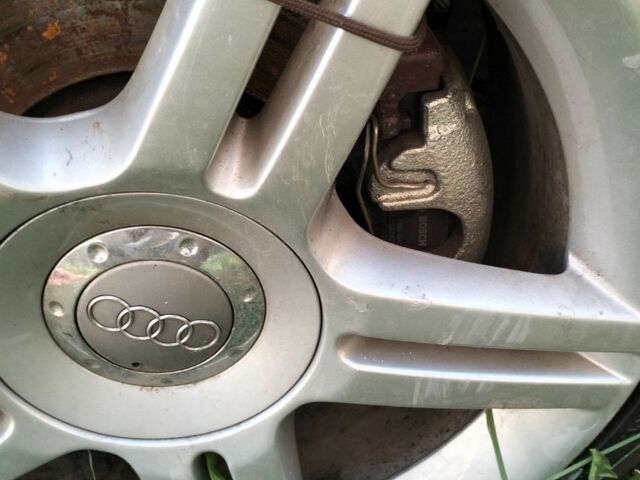 Черный Ауди А4, объемом двигателя 2.5 л и пробегом 260 тыс. км за 1300 $, фото 1 на Automoto.ua