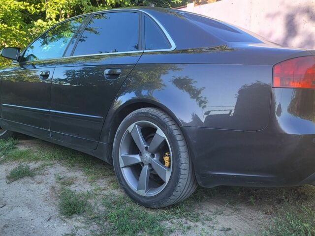 Ауди А4 2007 в Славянске на Automoto.ua Черный Ауди А4, объемом двигателя 0 л и пробегом 396 тыс. км за 5000 $, фото 1 на Automoto.ua