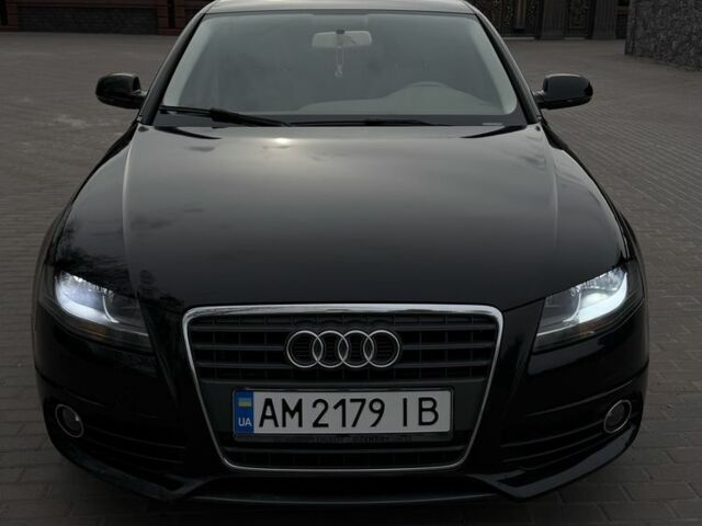 Черный Ауди А4, объемом двигателя 2 л и пробегом 285 тыс. км за 8800 $, фото 1 на Automoto.ua