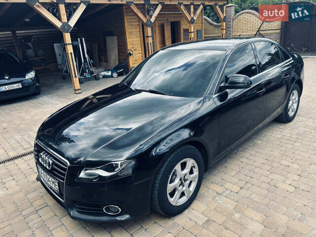 Черный Ауди А4, объемом двигателя 2 л и пробегом 328 тыс. км за 11000 $, фото 1 на Automoto.ua