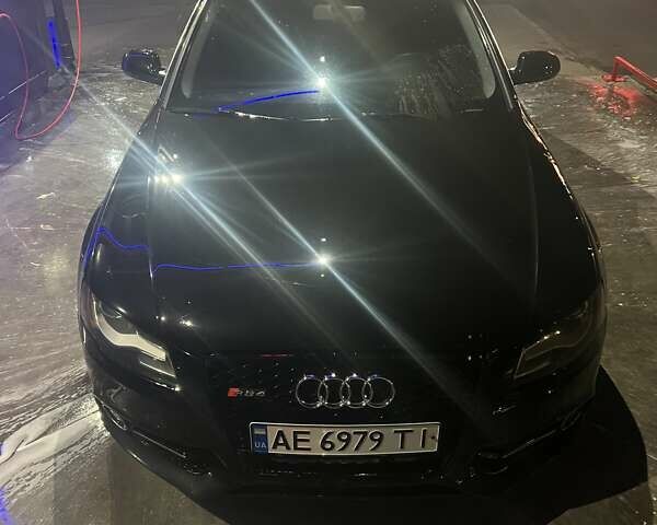 Черный Ауди А4, объемом двигателя 1.98 л и пробегом 303 тыс. км за 11000 $, фото 1 на Automoto.ua