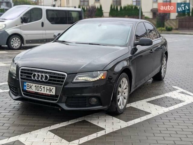 Черный Ауди А4, объемом двигателя 2 л и пробегом 300 тыс. км за 7400 $, фото 1 на Automoto.ua