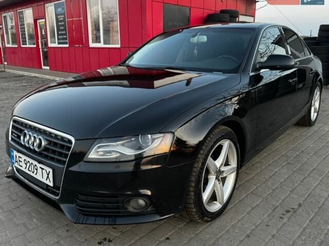 Черный Ауди А4, объемом двигателя 2 л и пробегом 215 тыс. км за 10500 $, фото 1 на Automoto.ua