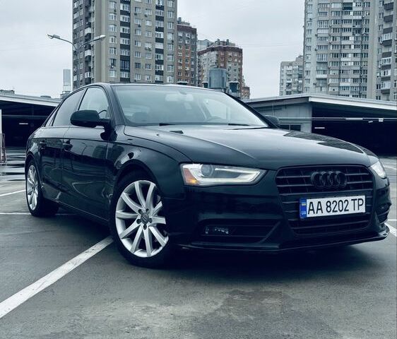 Ауді А4 2013 у Києві на Automoto.ua Чорний Ауді А4, об'ємом двигуна 2 л та пробігом 215 тис. км за 12400 $, фото 1 на Automoto.ua