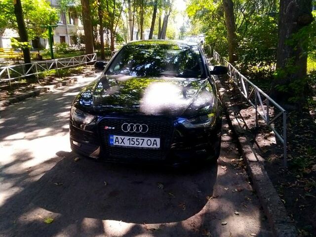 Ауді А4 2013 у Харкові на Automoto.ua Чорний Ауді А4, об'ємом двигуна 2 л та пробігом 178 тис. км за 15200 $, фото 1 на Automoto.ua