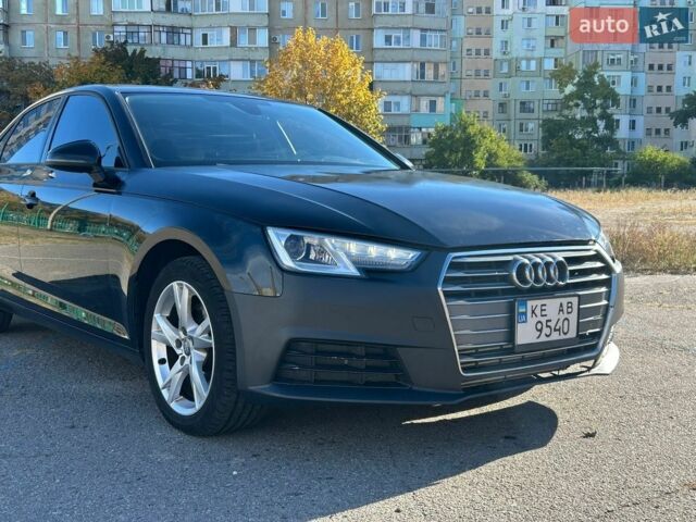 Черный Ауди А4, объемом двигателя 2 л и пробегом 200 тыс. км за 10999 $, фото 1 на Automoto.ua