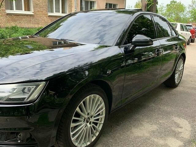 Черный Ауди А4, объемом двигателя 1.98 л и пробегом 234 тыс. км за 12700 $, фото 1 на Automoto.ua