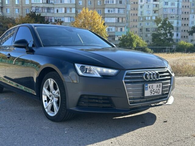 Черный Ауди А4, объемом двигателя 2 л и пробегом 200 тыс. км за 11536 $, фото 1 на Automoto.ua