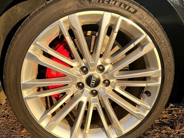 Черный Ауди А4, объемом двигателя 2 л и пробегом 124 тыс. км за 25000 $, фото 1 на Automoto.ua