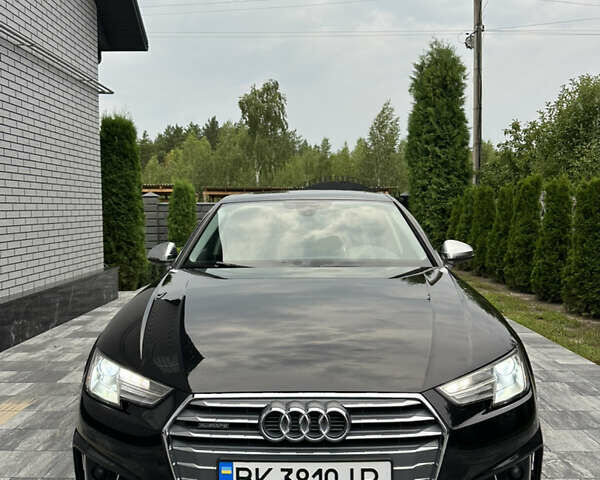 Черный Ауди А4, объемом двигателя 1.98 л и пробегом 132 тыс. км за 19200 $, фото 1 на Automoto.ua