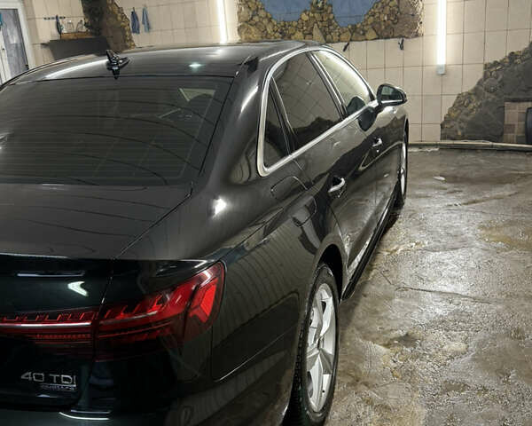 Черный Ауди А4, объемом двигателя 1.97 л и пробегом 10 тыс. км за 42500 $, фото 1 на Automoto.ua