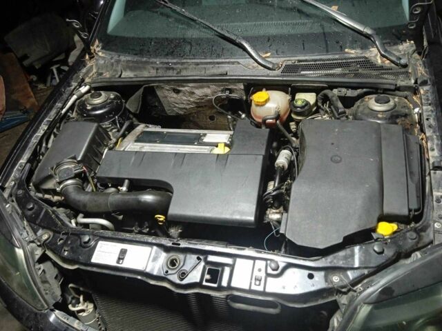 Чорний Ауді А4, об'ємом двигуна 1.6 л та пробігом 296 тис. км за 2000 $, фото 1 на Automoto.ua