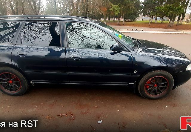 Черный Ауди А4, объемом двигателя 1.8 л и пробегом 400 тыс. км за 2400 $, фото 1 на Automoto.ua