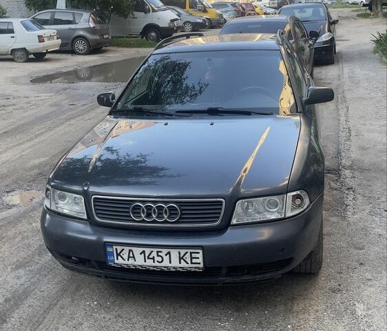 Черный Ауди А4, объемом двигателя 1.9 л и пробегом 400 тыс. км за 3716 $, фото 1 на Automoto.ua