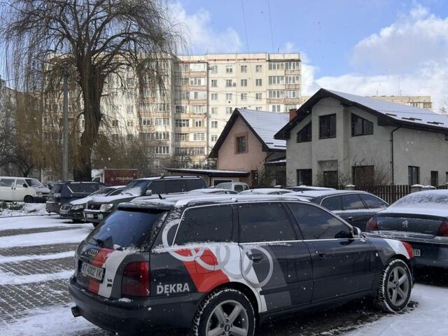 Черный Ауди А4, объемом двигателя 2.6 л и пробегом 338 тыс. км за 5950 $, фото 1 на Automoto.ua