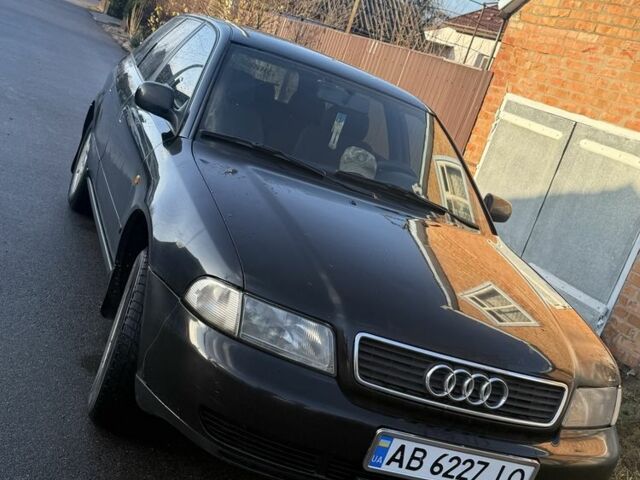 Чорний Ауді А4, об'ємом двигуна 1.6 л та пробігом 265 тис. км за 3800 $, фото 1 на Automoto.ua