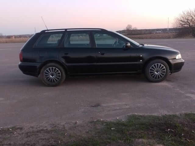 Чорний Ауді А4, об'ємом двигуна 1 л та пробігом 400 тис. км за 1600 $, фото 1 на Automoto.ua