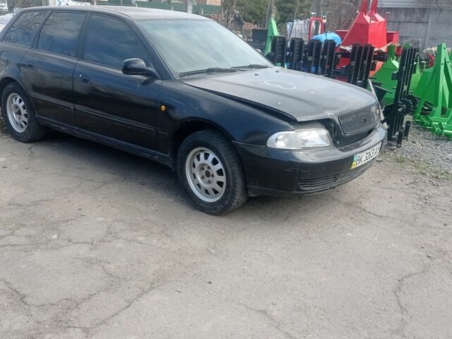 Чорний Ауді А4, об'ємом двигуна 1.8 л та пробігом 350 тис. км за 1300 $, фото 1 на Automoto.ua