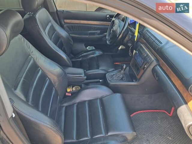 Черный Ауди А4, объемом двигателя 1.8 л и пробегом 357 тыс. км за 3500 $, фото 1 на Automoto.ua
