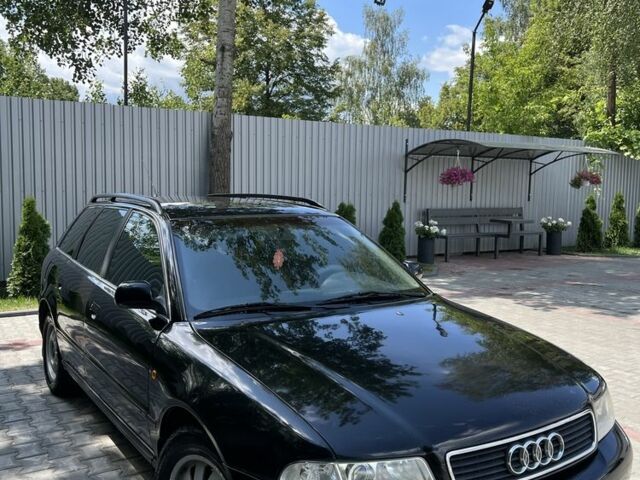 Чорний Ауді А4, об'ємом двигуна 2.5 л та пробігом 448 тис. км за 3498 $, фото 1 на Automoto.ua