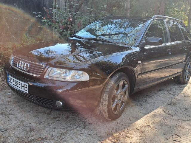 Черный Ауди А4, объемом двигателя 1 л и пробегом 400 тыс. км за 4700 $, фото 1 на Automoto.ua