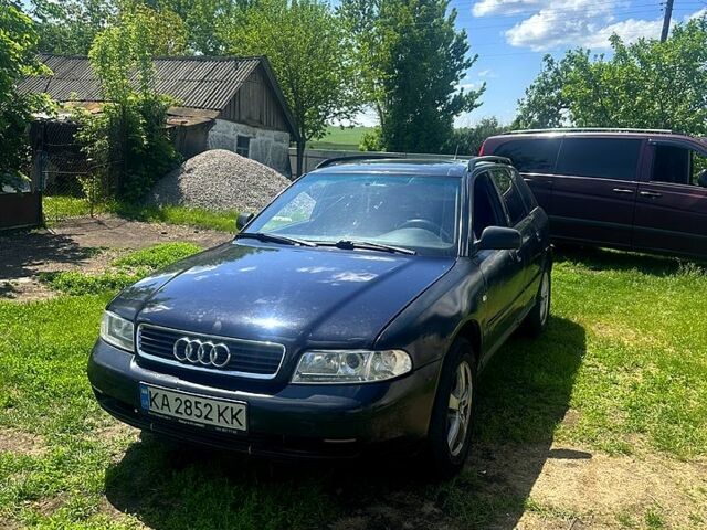 Черный Ауди А4, объемом двигателя 1.9 л и пробегом 500 тыс. км за 3500 $, фото 1 на Automoto.ua
