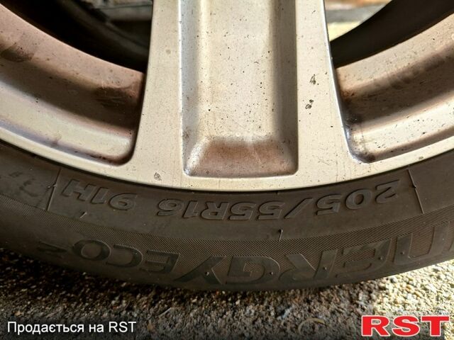 Черный Ауди А4, объемом двигателя 1.6 л и пробегом 290 тыс. км за 4800 $, фото 1 на Automoto.ua