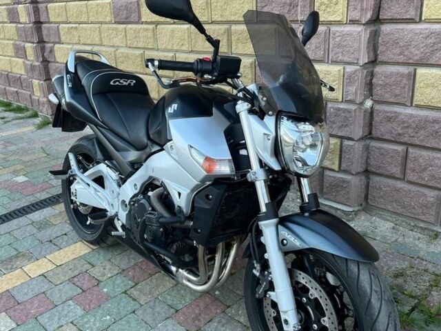 Чорний Ауді А4, об'ємом двигуна 2 л та пробігом 350 тис. км за 5210 $, фото 1 на Automoto.ua