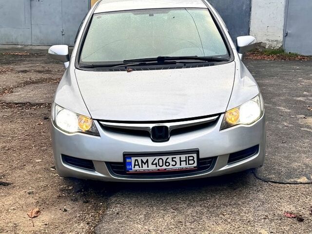 Черный Ауди А4, объемом двигателя 2 л и пробегом 312 тыс. км за 6000 $, фото 1 на Automoto.ua