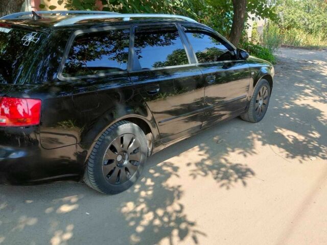 Черный Ауди А4, объемом двигателя 2 л и пробегом 445 тыс. км за 2247 $, фото 1 на Automoto.ua