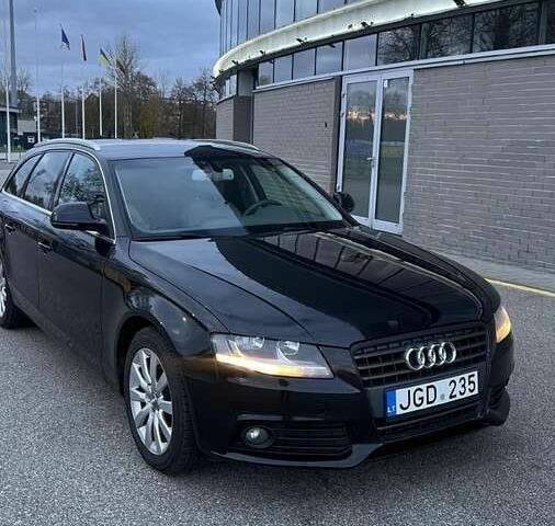 Чорний Ауді А4, об'ємом двигуна 2 л та пробігом 290 тис. км за 8000 $, фото 1 на Automoto.ua