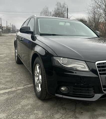 Черный Ауди А4, объемом двигателя 2 л и пробегом 333 тыс. км за 9000 $, фото 1 на Automoto.ua