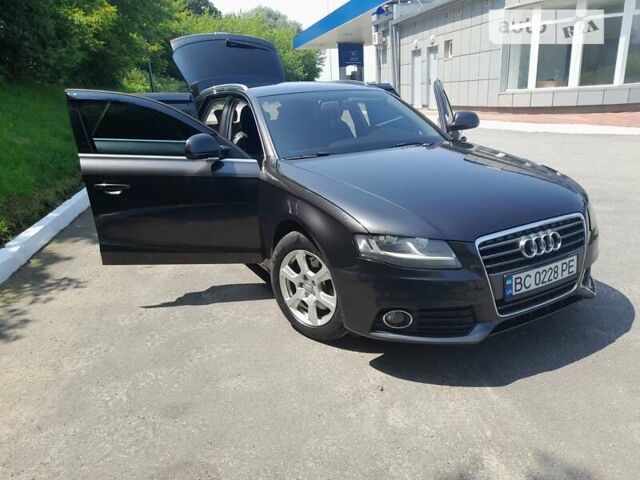 Черный Ауди А4, объемом двигателя 2 л и пробегом 392 тыс. км за 8900 $, фото 1 на Automoto.ua