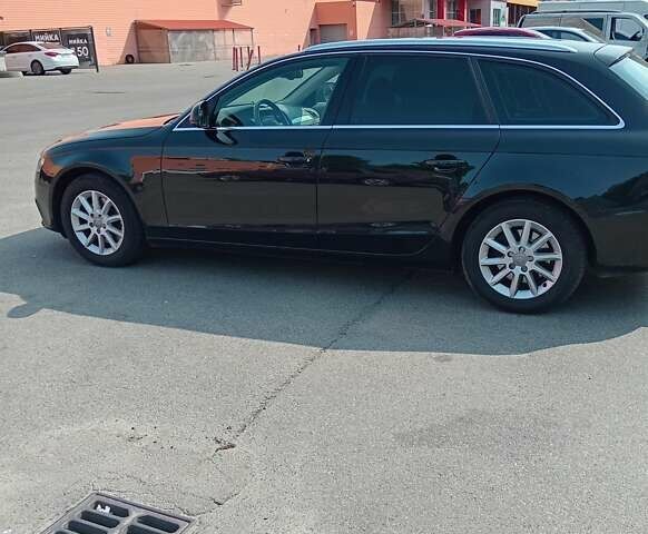 Черный Ауди А4, объемом двигателя 1.8 л и пробегом 267 тыс. км за 8400 $, фото 1 на Automoto.ua