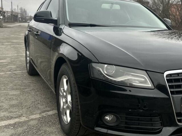 Черный Ауди А4, объемом двигателя 2 л и пробегом 333 тыс. км за 8500 $, фото 1 на Automoto.ua