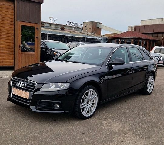 Чорний Ауді А4, об'ємом двигуна 1.8 л та пробігом 179 тис. км за 8800 $, фото 1 на Automoto.ua