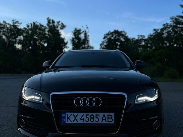 Чорний Ауді А4, об'ємом двигуна 2 л та пробігом 240 тис. км за 8999 $, фото 1 на Automoto.ua