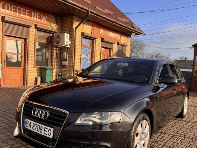 Черный Ауди А4, объемом двигателя 2 л и пробегом 211 тыс. км за 12000 $, фото 1 на Automoto.ua