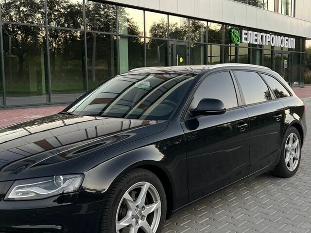 Черный Ауди А4, объемом двигателя 1.8 л и пробегом 207 тыс. км за 7600 $, фото 1 на Automoto.ua