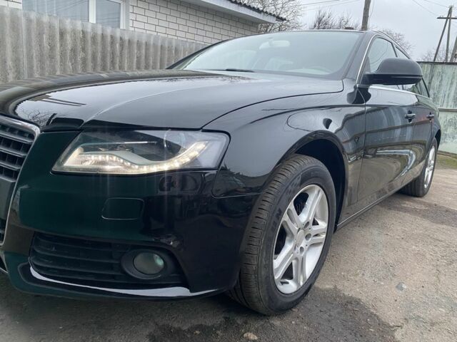 Черный Ауди А4, объемом двигателя 2 л и пробегом 330 тыс. км за 5500 $, фото 1 на Automoto.ua