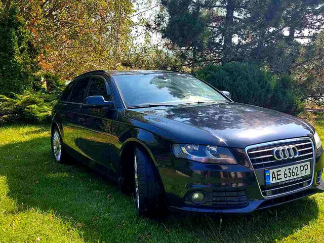 Чорний Ауді А4, об'ємом двигуна 2 л та пробігом 0 тис. км за 11000 $, фото 1 на Automoto.ua