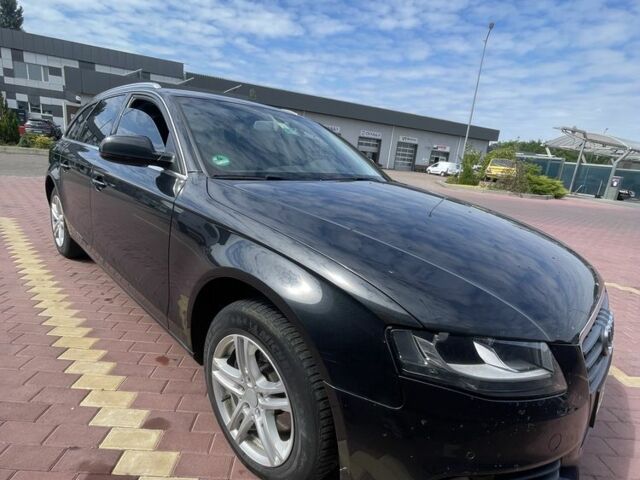 Черный Ауди А4, объемом двигателя 2 л и пробегом 300 тыс. км за 10100 $, фото 1 на Automoto.ua