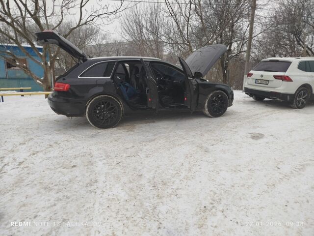 Черный Ауди А4, объемом двигателя 2 л и пробегом 238 тыс. км за 9500 $, фото 1 на Automoto.ua