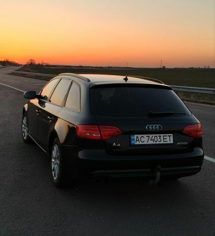 Чорний Ауді А4, об'ємом двигуна 2 л та пробігом 326 тис. км за 12000 $, фото 1 на Automoto.ua