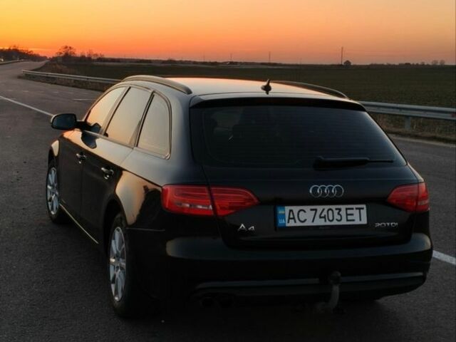 Чорний Ауді А4, об'ємом двигуна 2 л та пробігом 326 тис. км за 12000 $, фото 1 на Automoto.ua