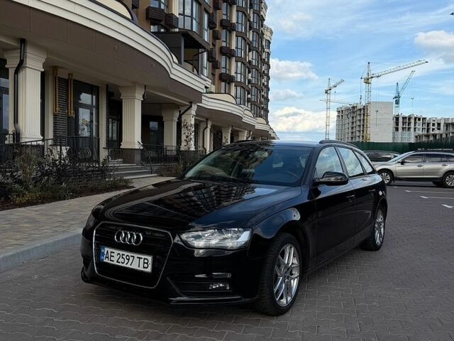 Чорний Ауді А4, об'ємом двигуна 2 л та пробігом 218 тис. км за 13600 $, фото 1 на Automoto.ua