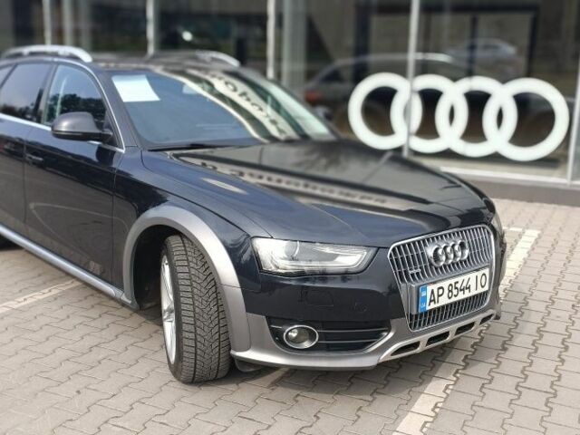 Черный Ауди А4, объемом двигателя 2 л и пробегом 226 тыс. км за 17100 $, фото 1 на Automoto.ua