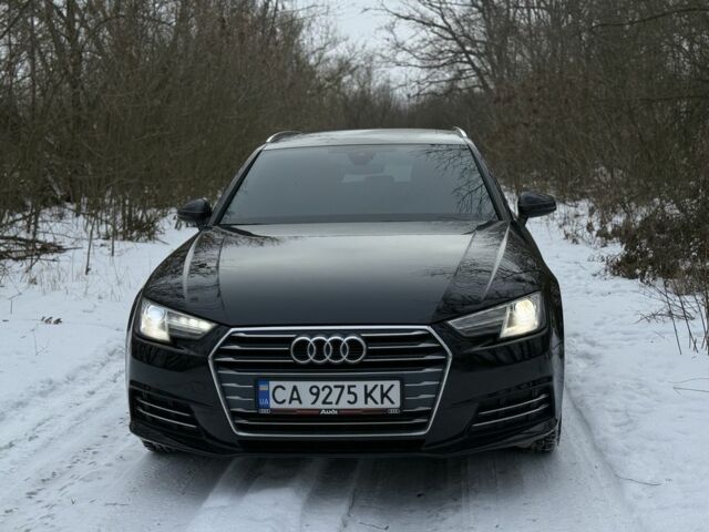 Черный Ауди А4, объемом двигателя 2 л и пробегом 305 тыс. км за 14000 $, фото 1 на Automoto.ua