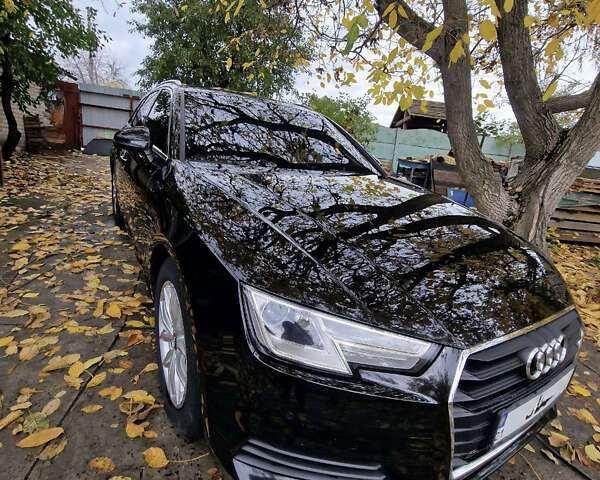 Черный Ауди А4, объемом двигателя 1.97 л и пробегом 272 тыс. км за 20000 $, фото 1 на Automoto.ua